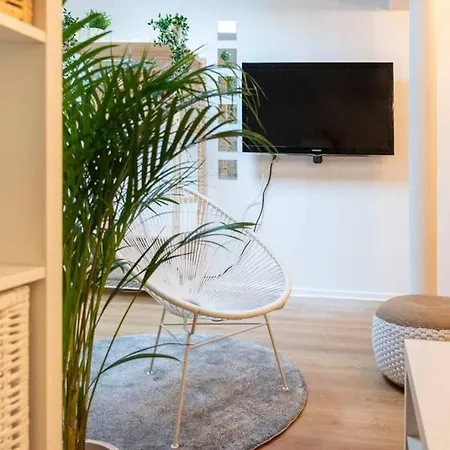 Au Calme + Parking Apartment Caen